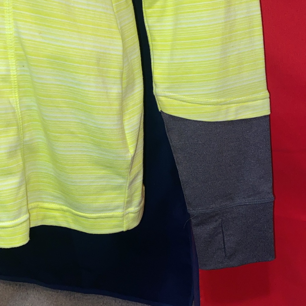 MPG activewear neon yellow top sz M hooded - Picture 4 of 5